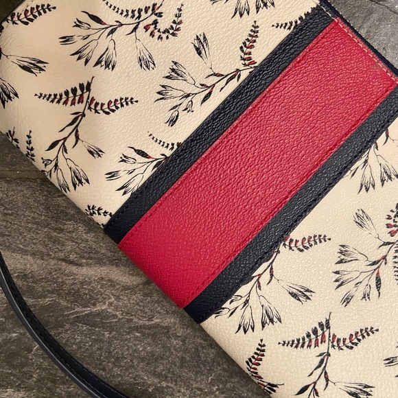 Tory Burch Crossbody Bag / Purse - Picture 4 of 8